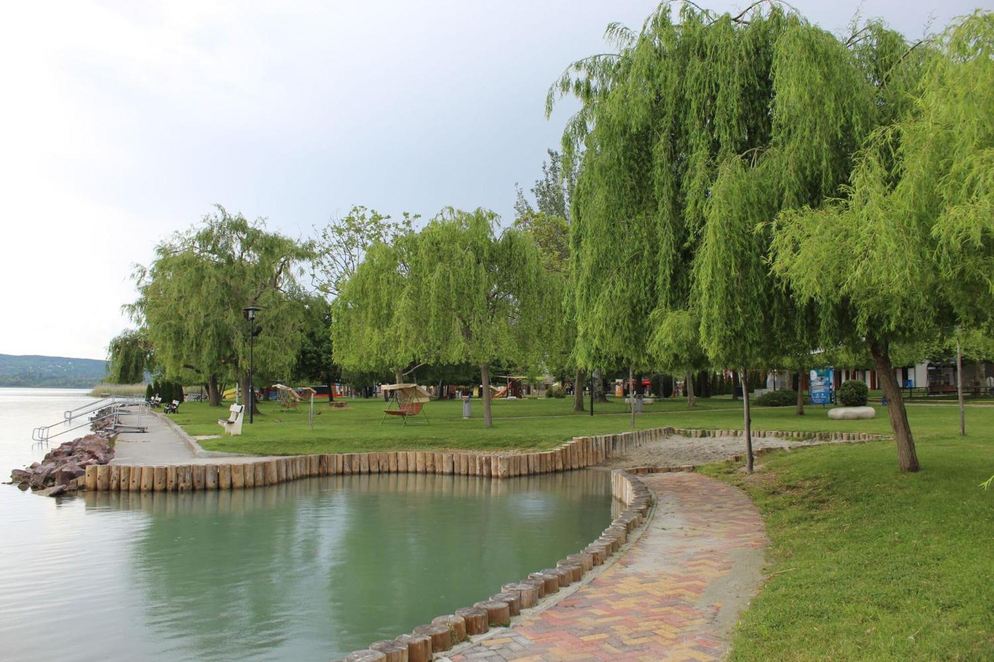 Foeveny Apartmanok Balatonfůzfő Dış mekan fotoğraf