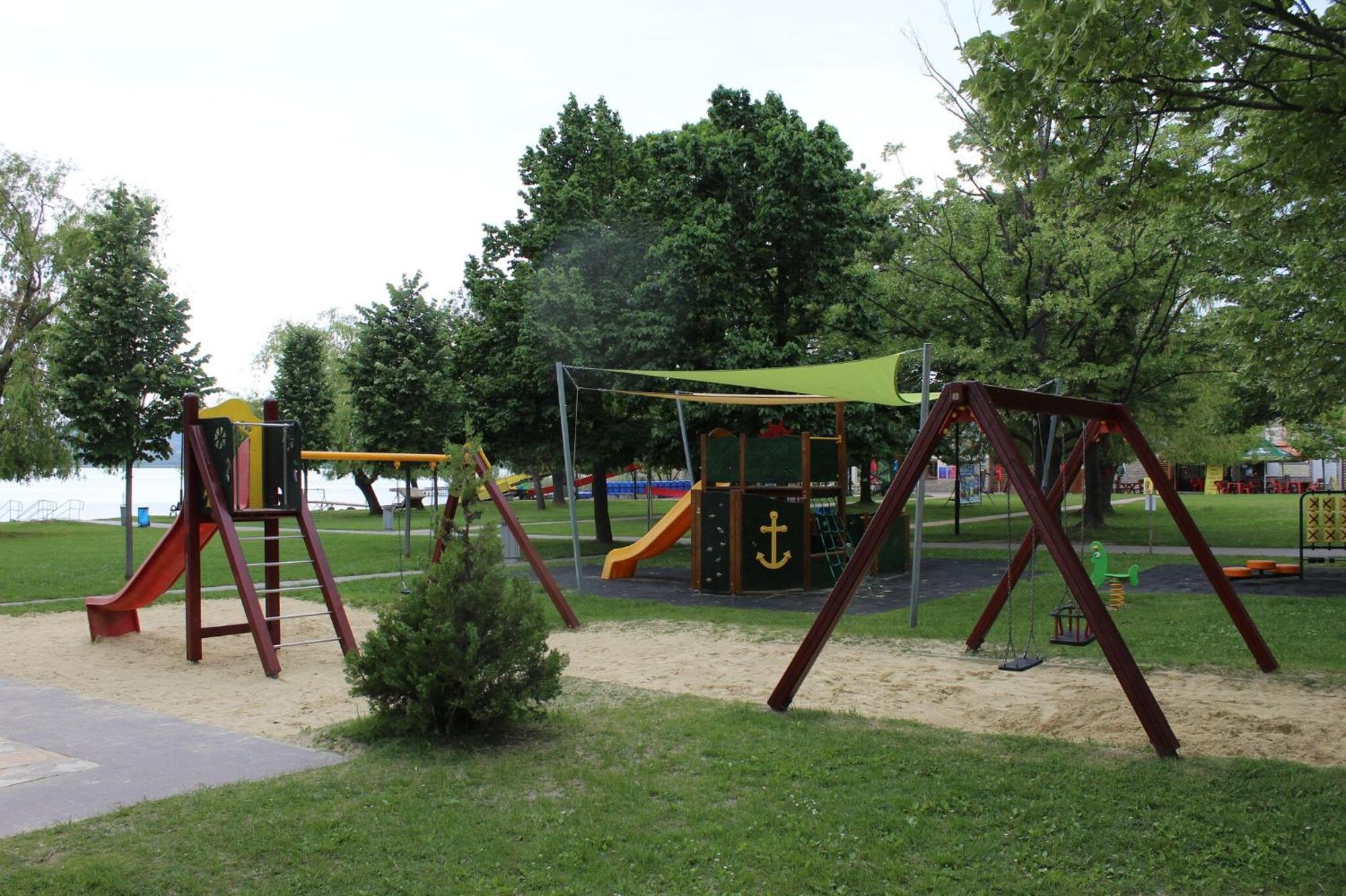 Foeveny Apartmanok Balatonfůzfő Dış mekan fotoğraf